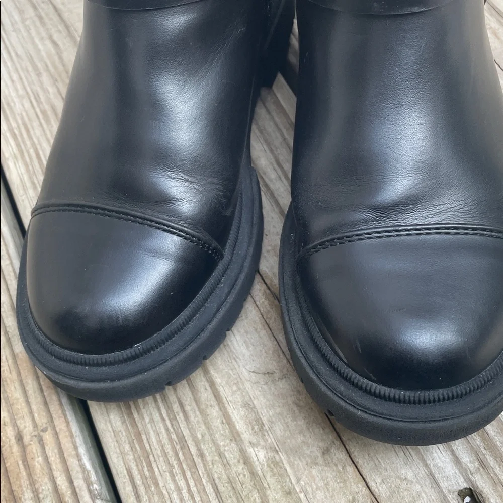 Art Class KIDS Black Harness Chelsea Boots Lug Sole Size 1